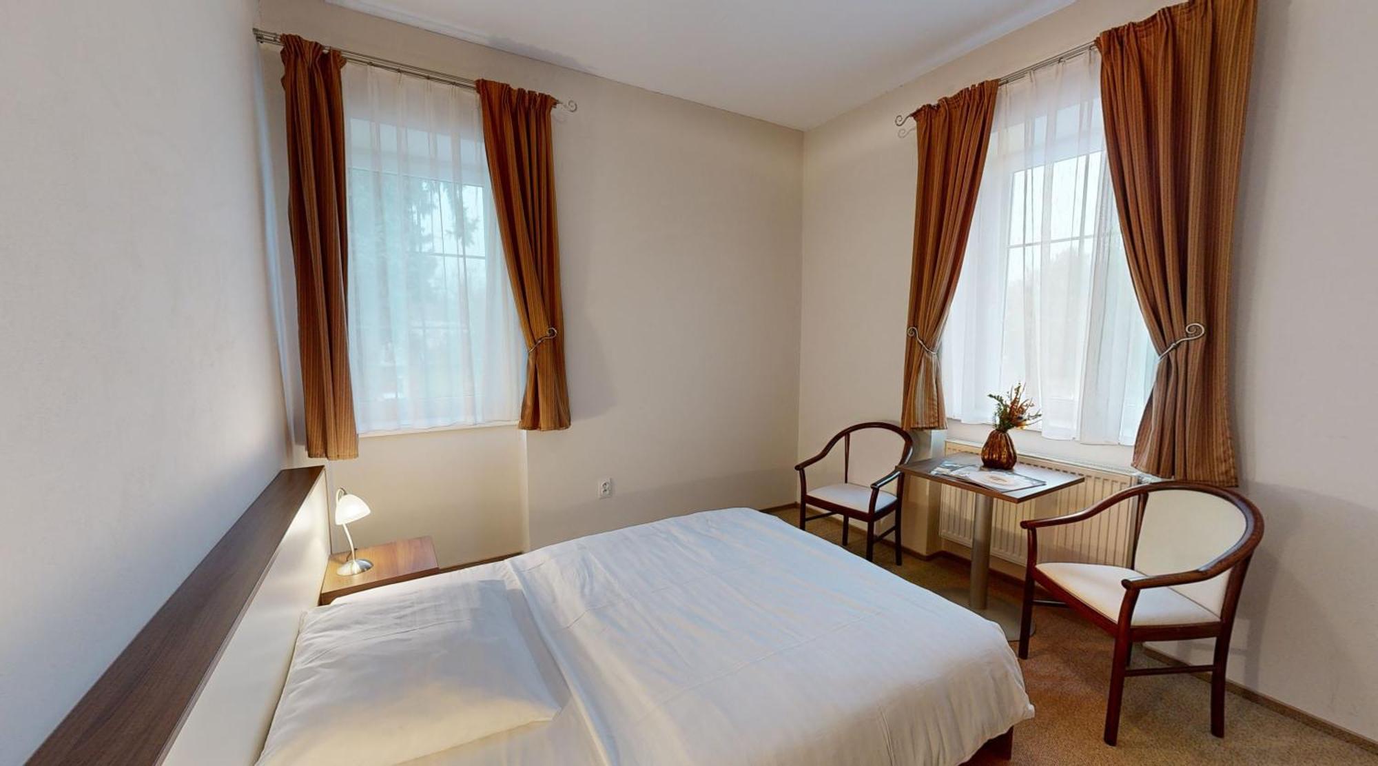 Klaudia'S Hotel & Restaurant At Golf Resort, Bac Samorin ภายนอก รูปภาพ